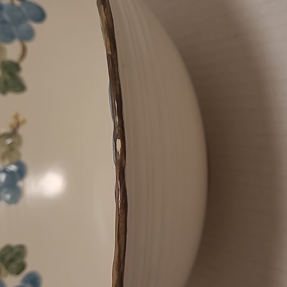 Vintage Metlox Poppytrail Large Bowl with Blue Grapes - Picture 15 of 16